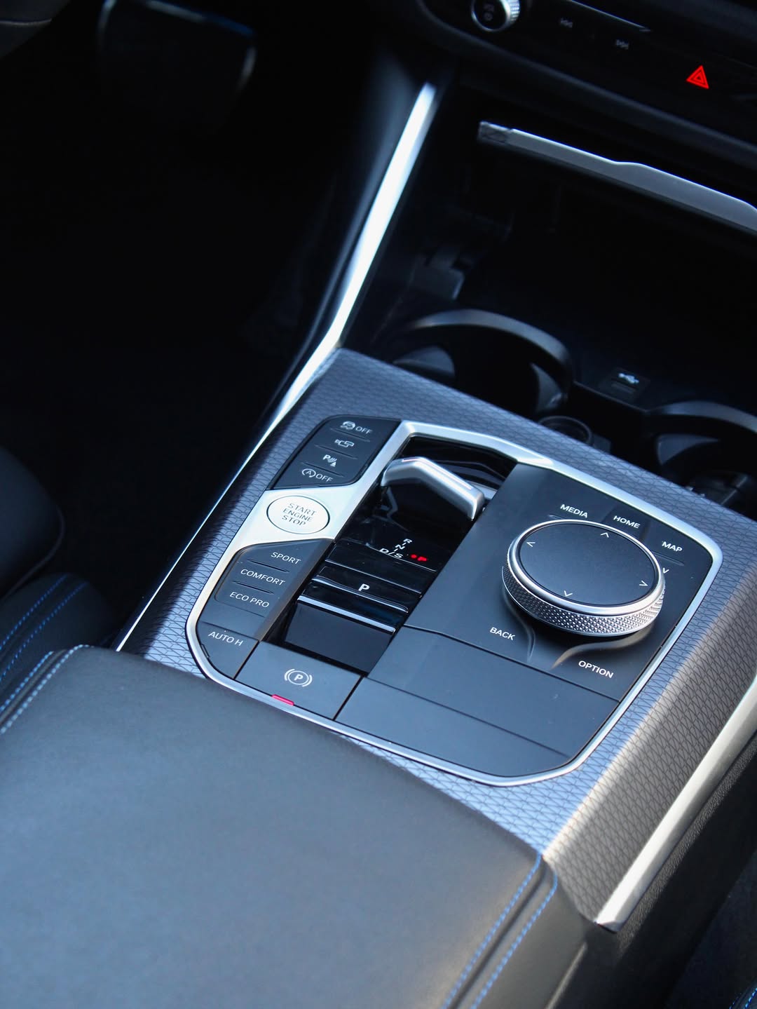 BMW 320I M SPORT - Imagem 8