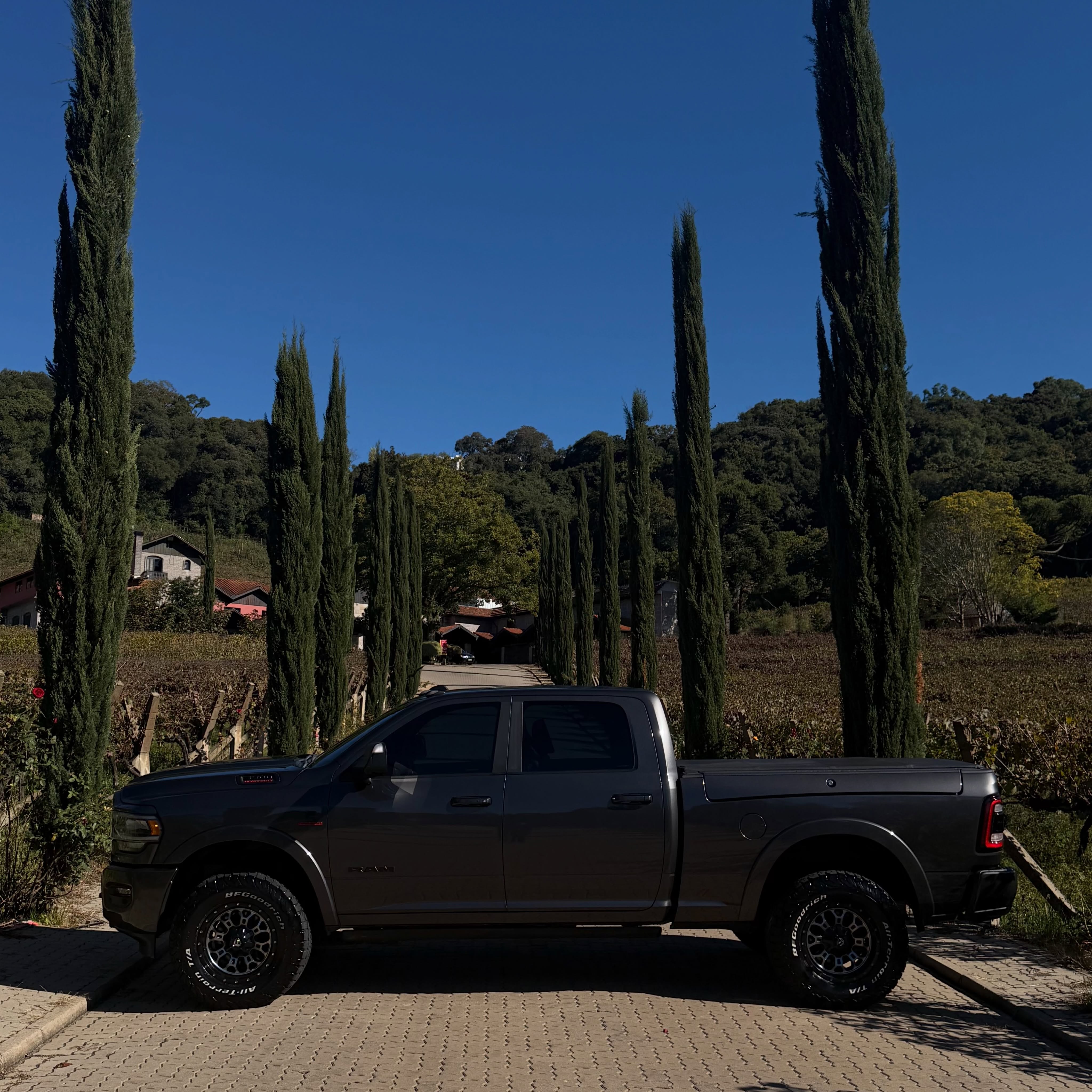 RAM 3500 NIGHT EDITION - Imagem 4