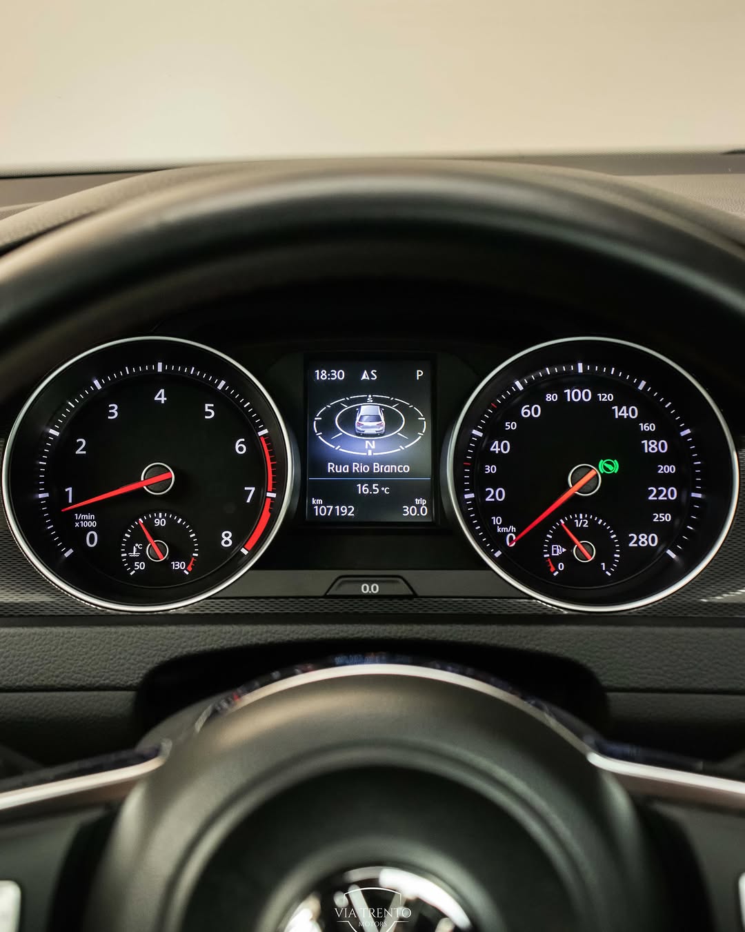 VOLKSWAGEN GOLF GTI - Imagem 10