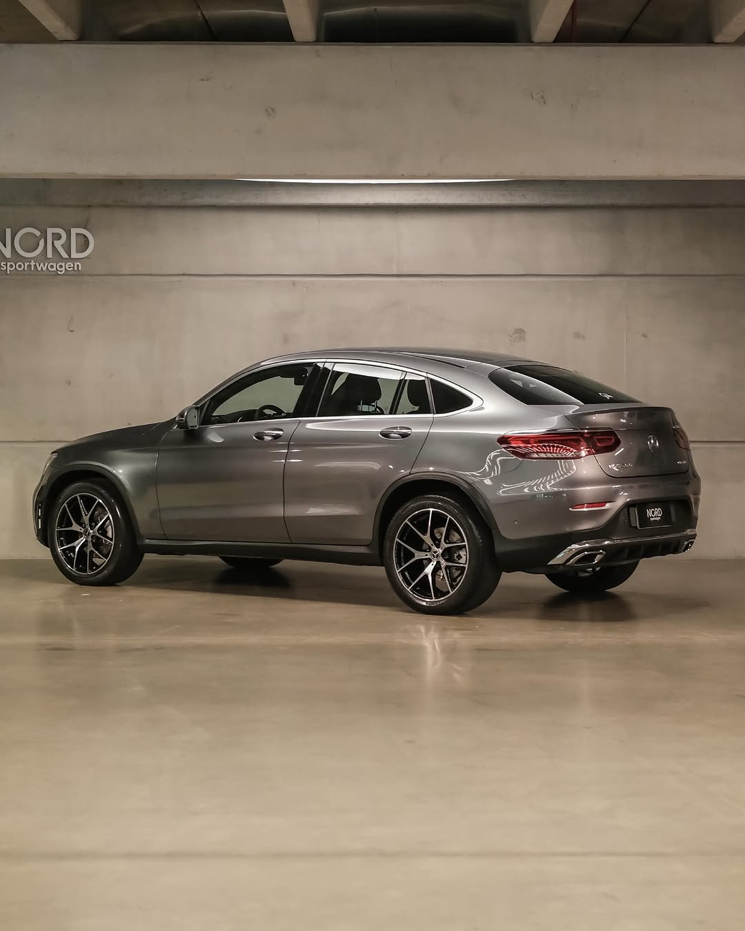 MERCEDES-BENZ GLC 300 2.0 TB CGI COUPÉ AMG LINE 4MATIC 9G-TRONIC - Imagem 2