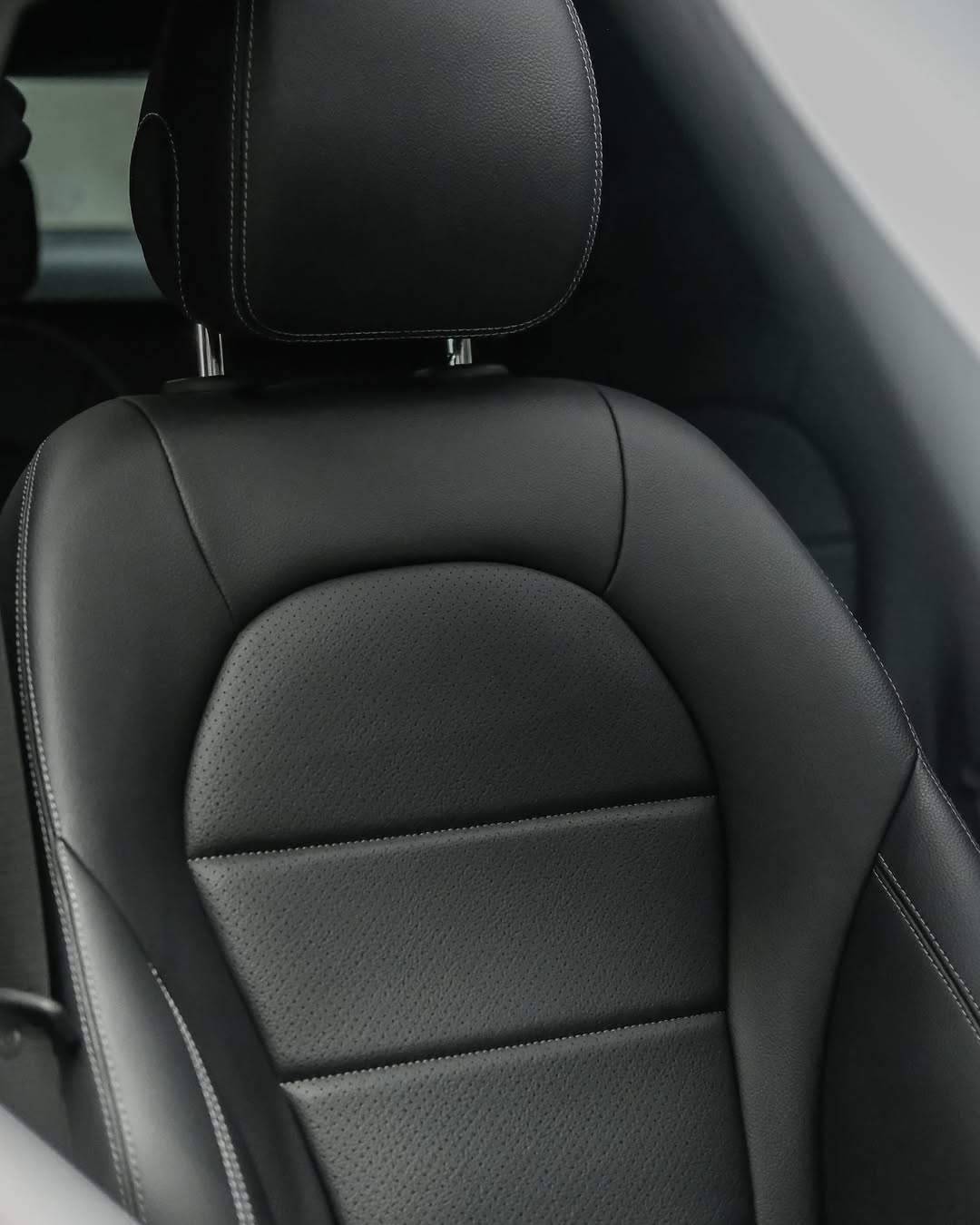 MERCEDES-BENZ GLC 300 2.0 TB CGI COUPÉ AMG LINE 4MATIC 9G-TRONIC - Imagem 6
