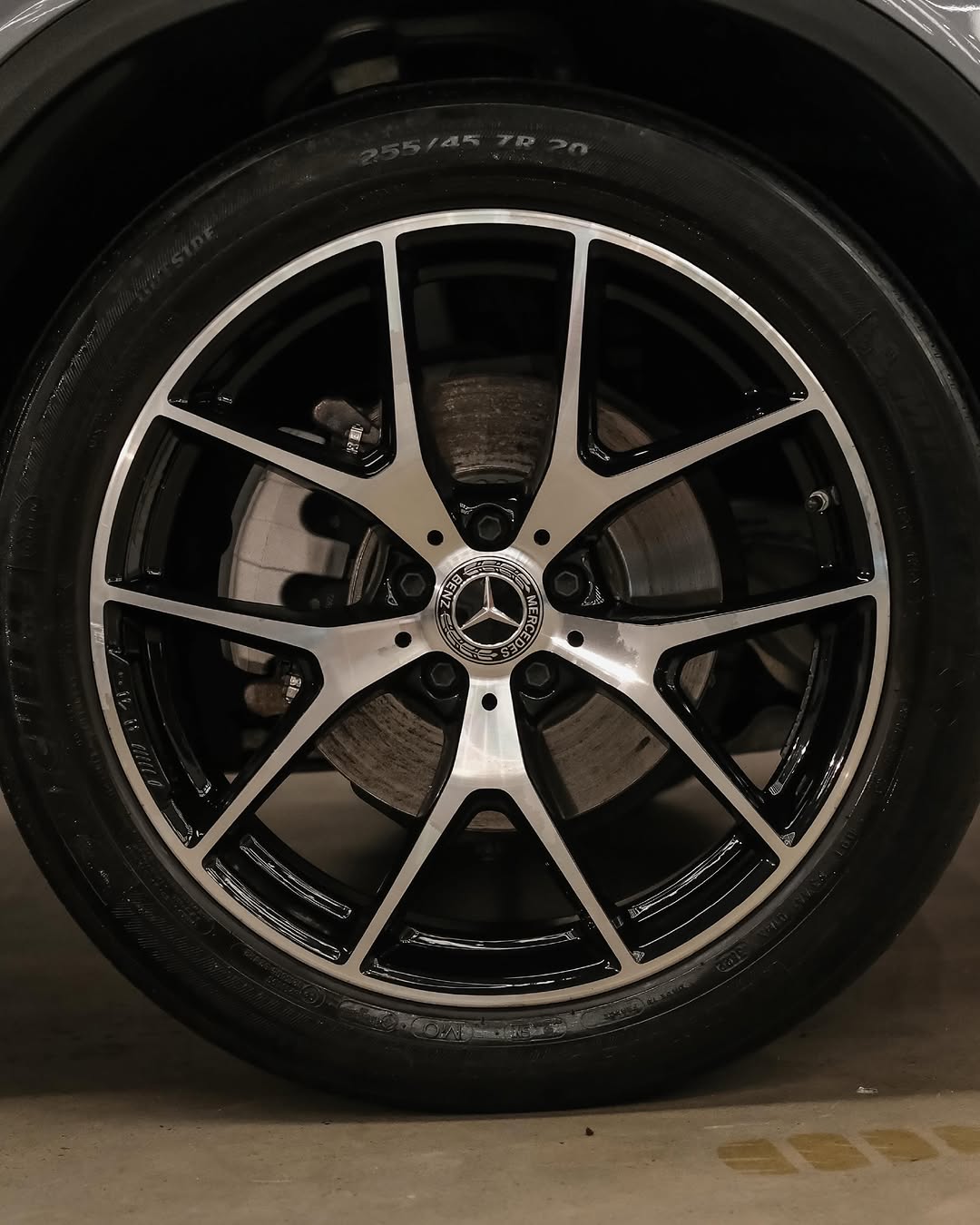 MERCEDES-BENZ GLC 300 2.0 TB CGI COUPÉ AMG LINE 4MATIC 9G-TRONIC - Imagem 8
