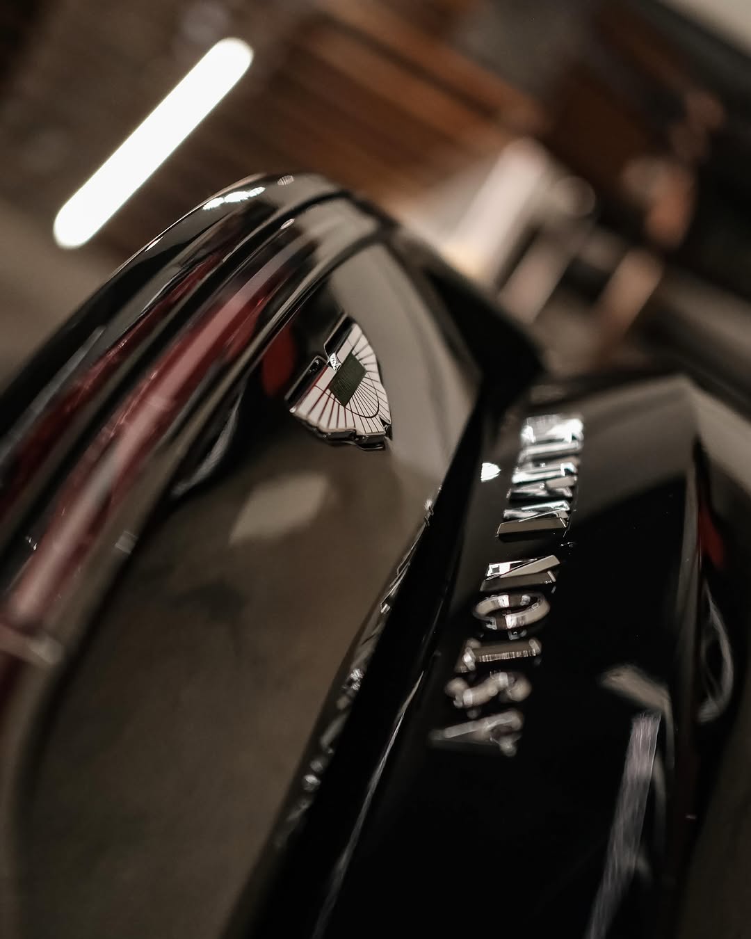 ASTON MARTIN VANTAGE V8 - Imagem 4