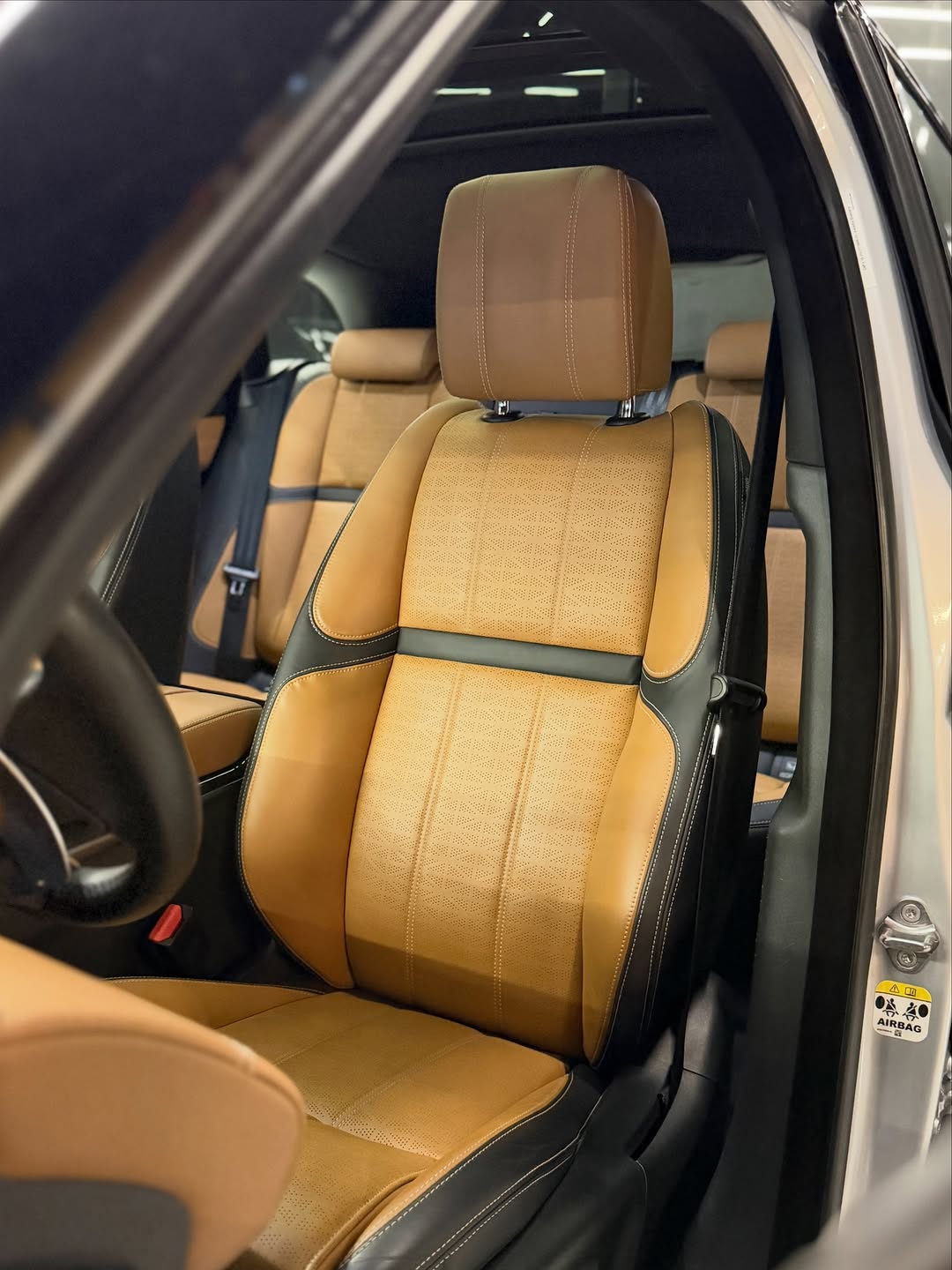 RANGE ROVER VELAR R-DYNAMIC HSE - Imagem 13