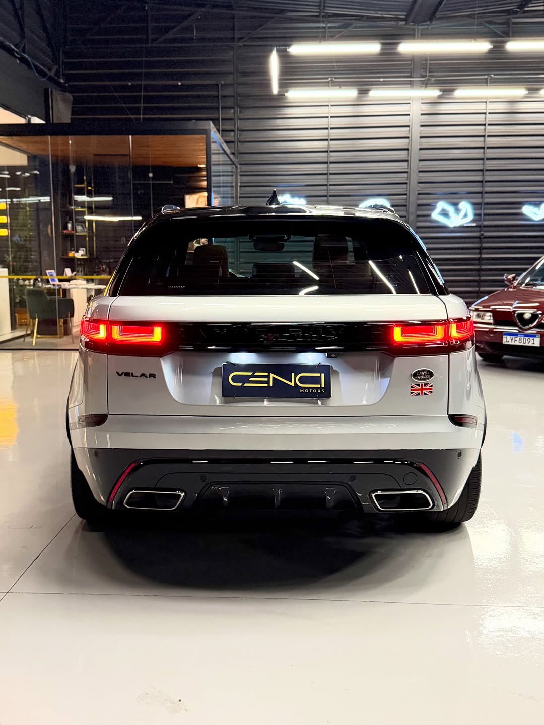 RANGE ROVER VELAR R-DYNAMIC HSE - Imagem 5