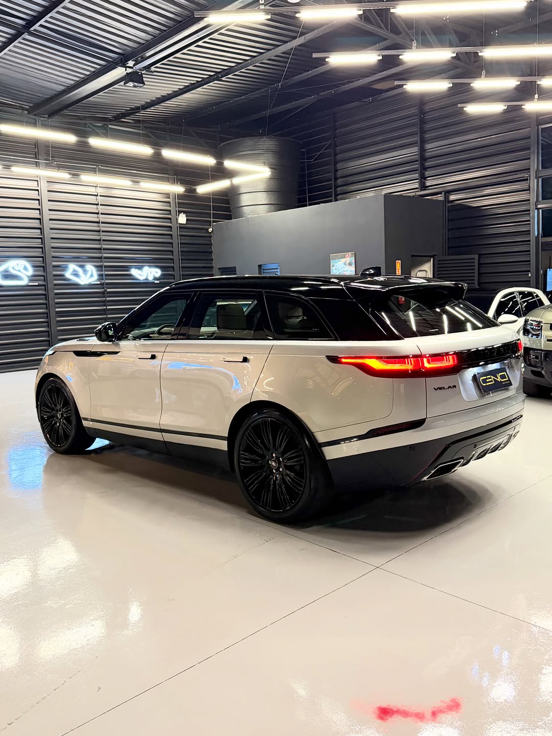 RANGE ROVER VELAR R-DYNAMIC HSE - Imagem 6