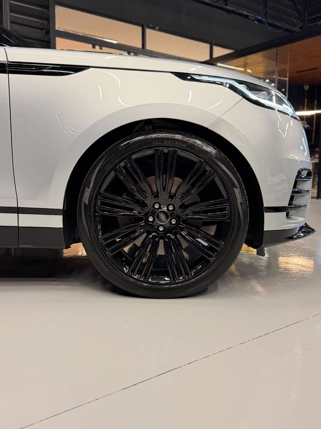RANGE ROVER VELAR R-DYNAMIC HSE - Imagem 7