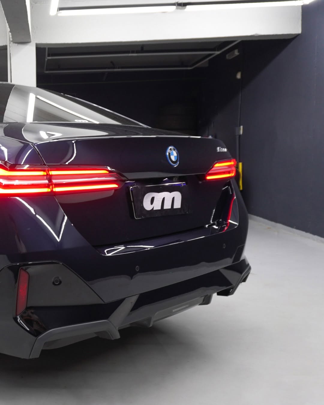 BMW 530E M SPORT AUTOMÁTICO - Imagem 8