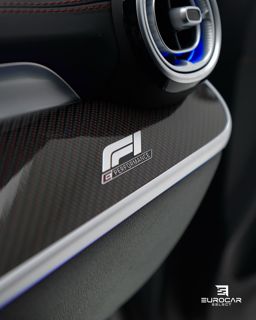 MERCEDES-BENZ C 63 S E PERFORMANCE F1 EDITION - Imagem 15