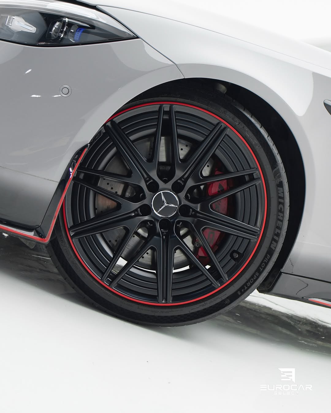 MERCEDES-BENZ C 63 S E PERFORMANCE F1 EDITION - Imagem 10