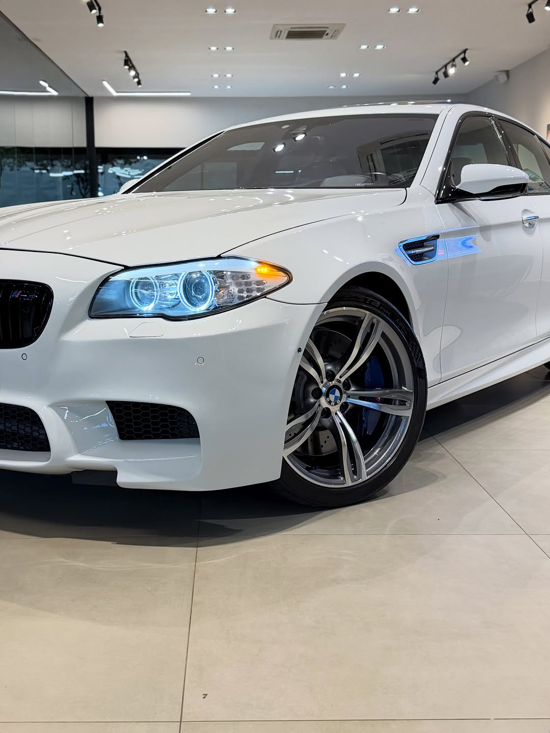 BMW M5 - Imagem 17