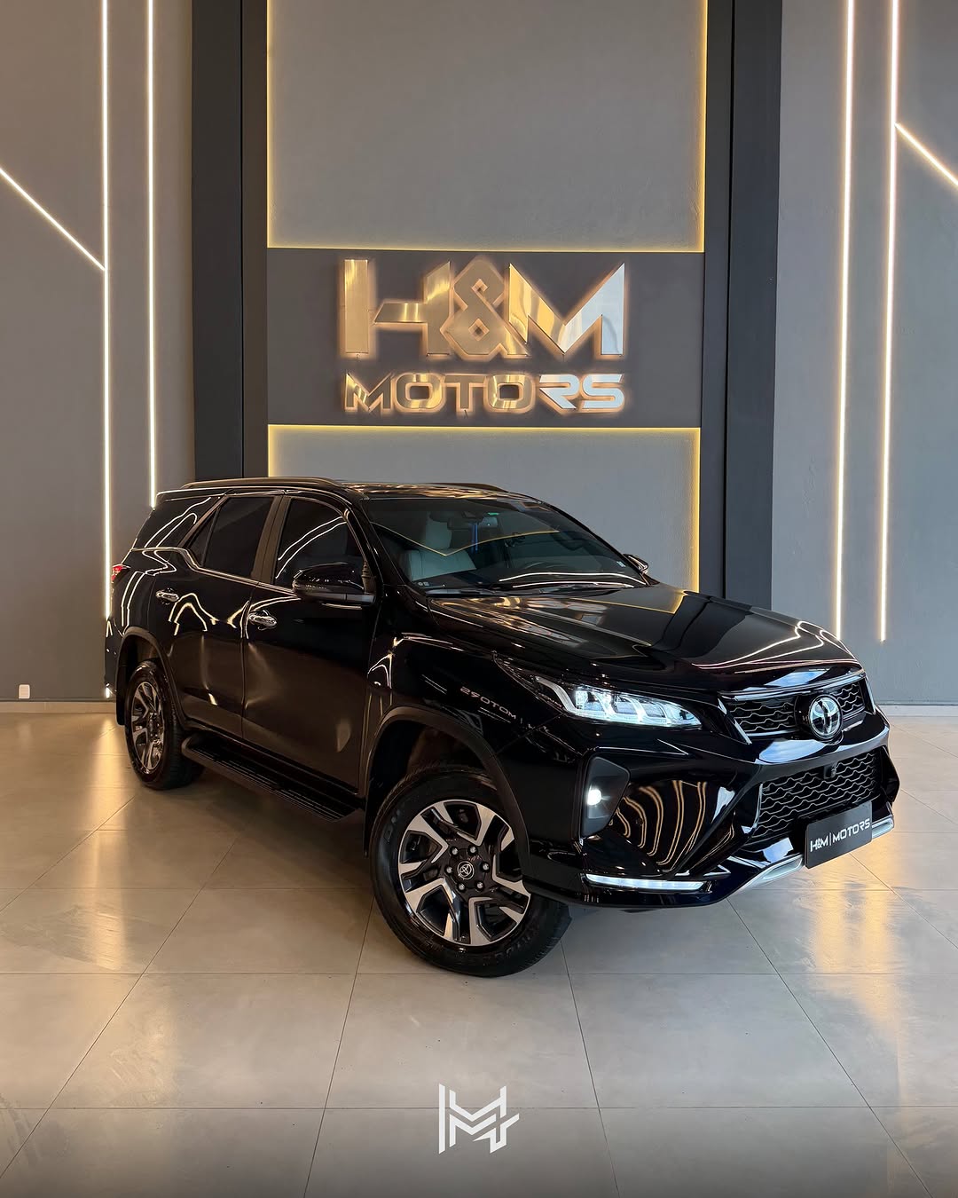 TOYOTA HILUX SW4 DIAMOND 4X4 DIESEL - Imagem 1