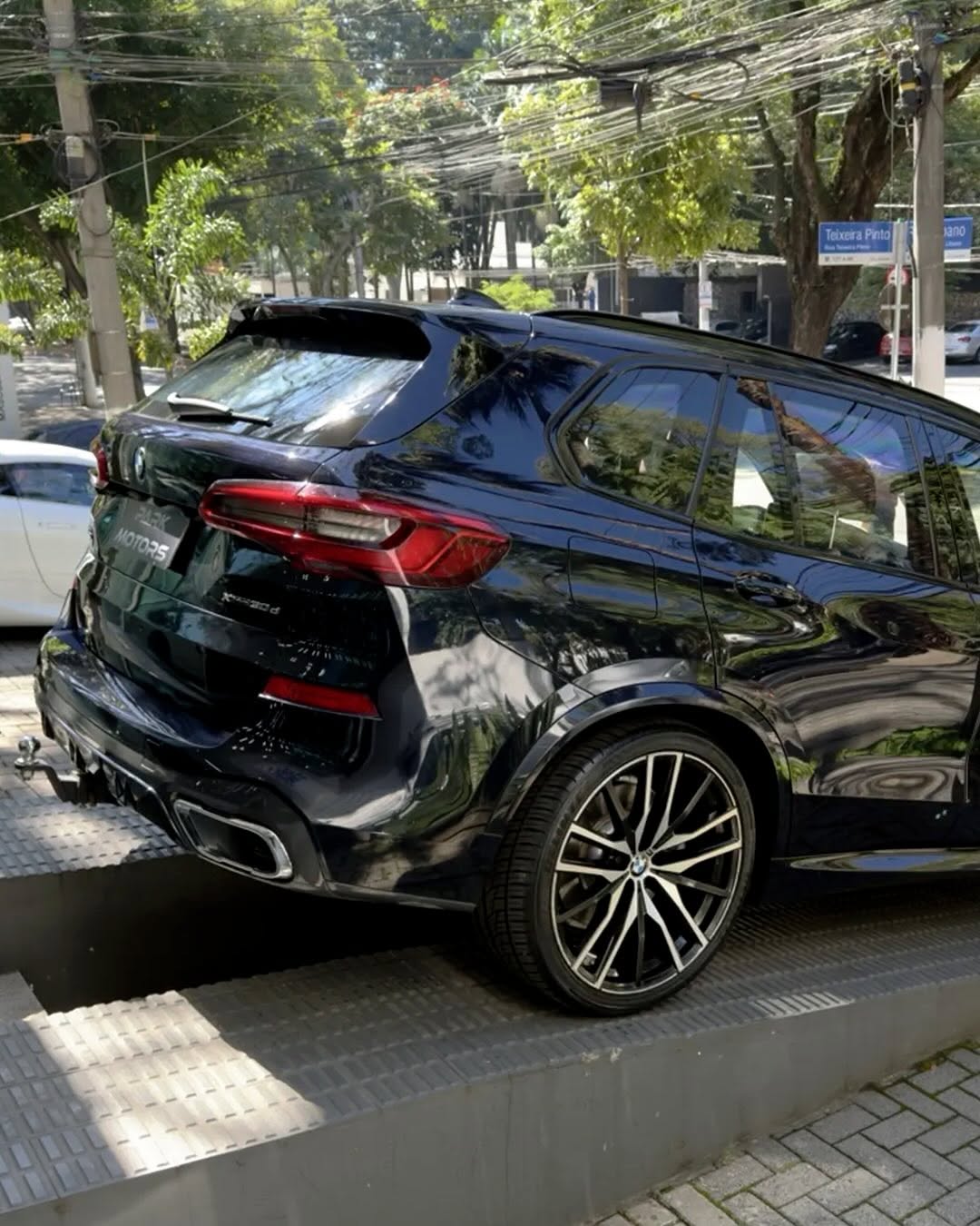 BMW X5 3.0 M SPORT 4X4 30D I6 TURBO DIESEL 4P AUTOMÁTICO - Imagem 5