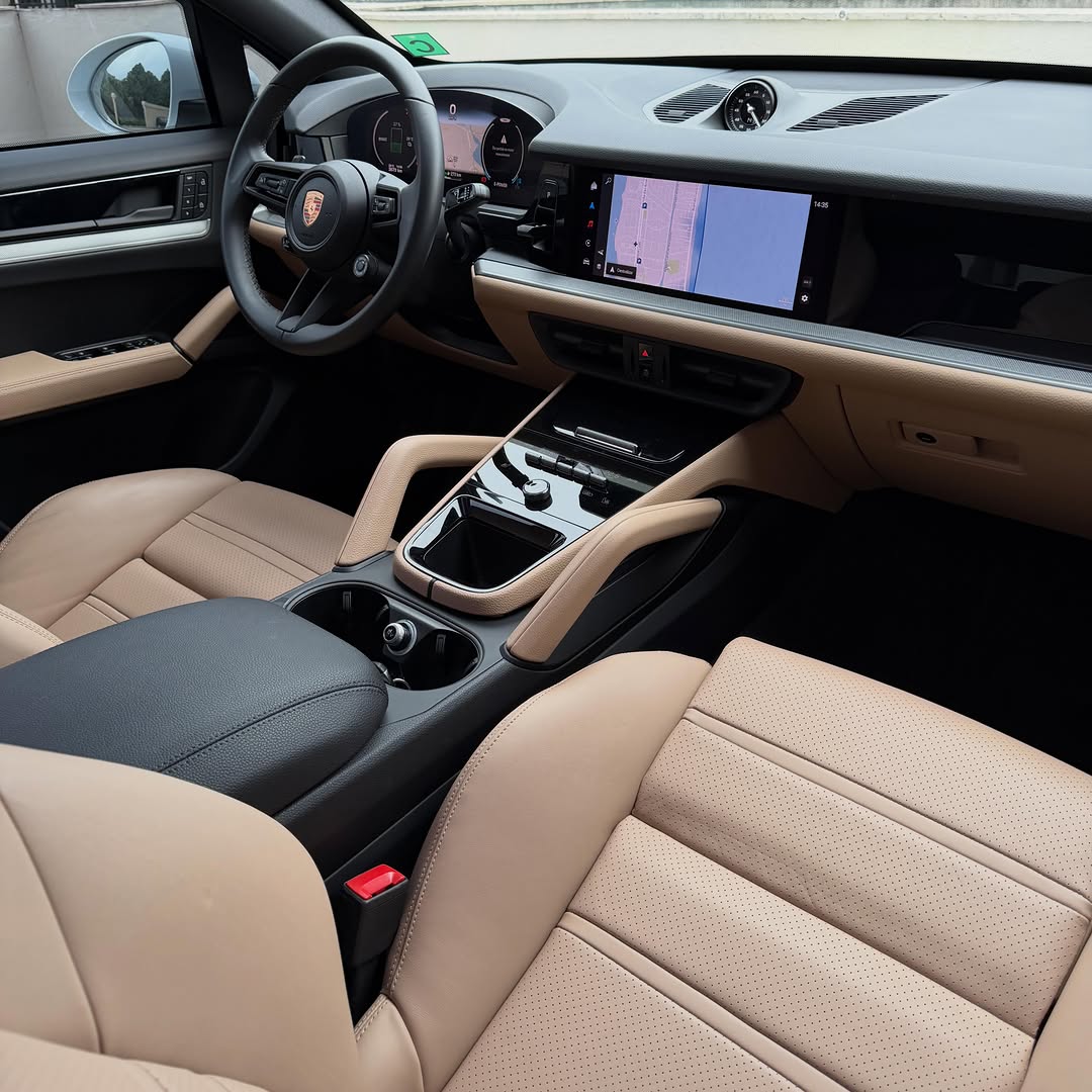 PORSCHE CAYENNE COUPÊ E-HYBRID - Imagem 7