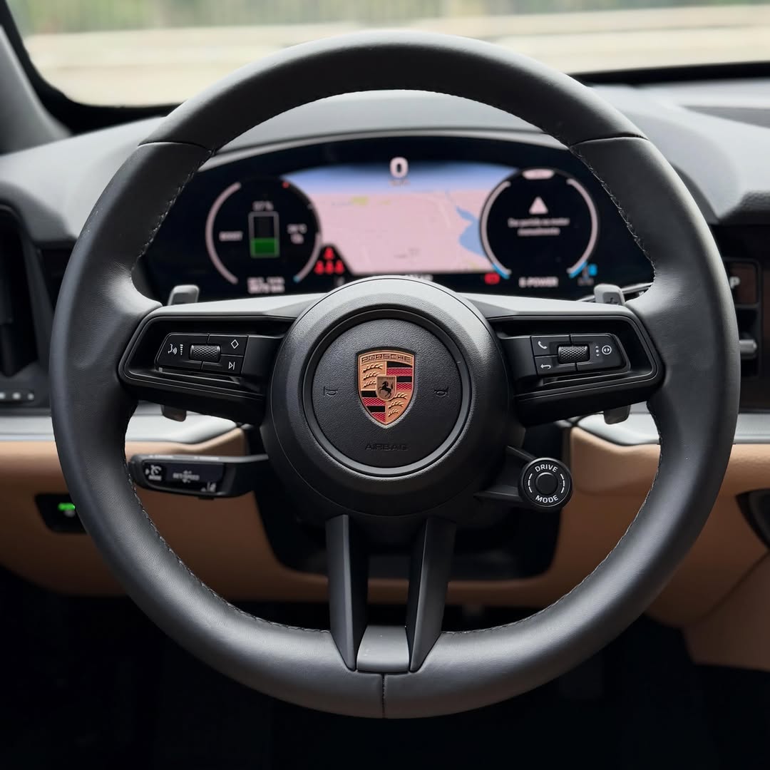 PORSCHE CAYENNE COUPÊ E-HYBRID - Imagem 8