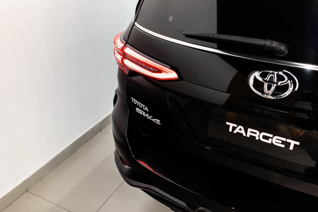 TOYOTA HILUX SW4 PLATINUM - Imagem 3