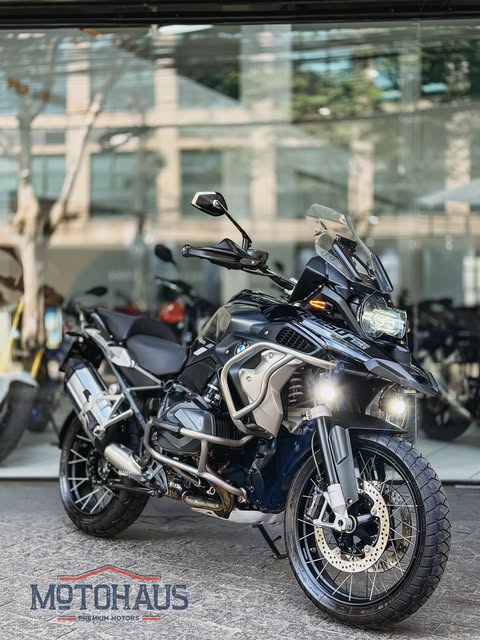 BMW R 1250 GS TRIPLE BLACK - Imagem 1