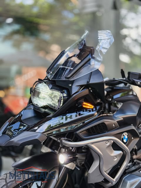 BMW R 1250 GS TRIPLE BLACK - Imagem 9