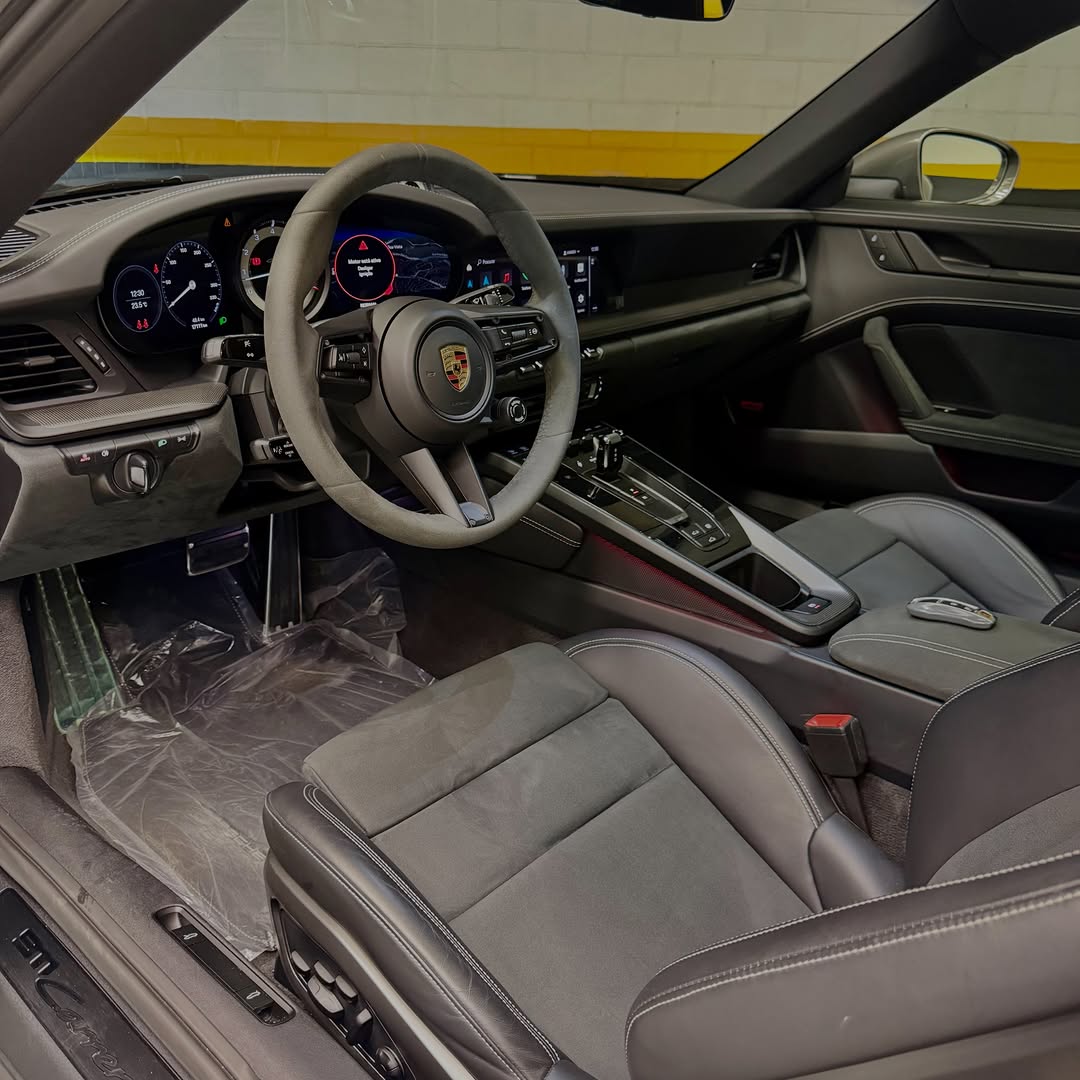 PORSCHE 911 CARRERA GTS - Imagem 13