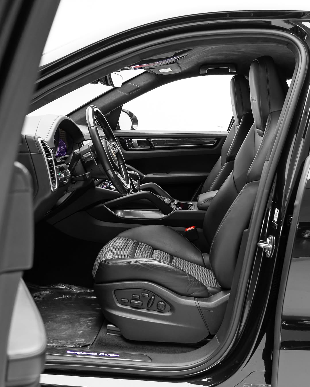 PORSCHE CAYENNE COUPE TURBO - Imagem 4