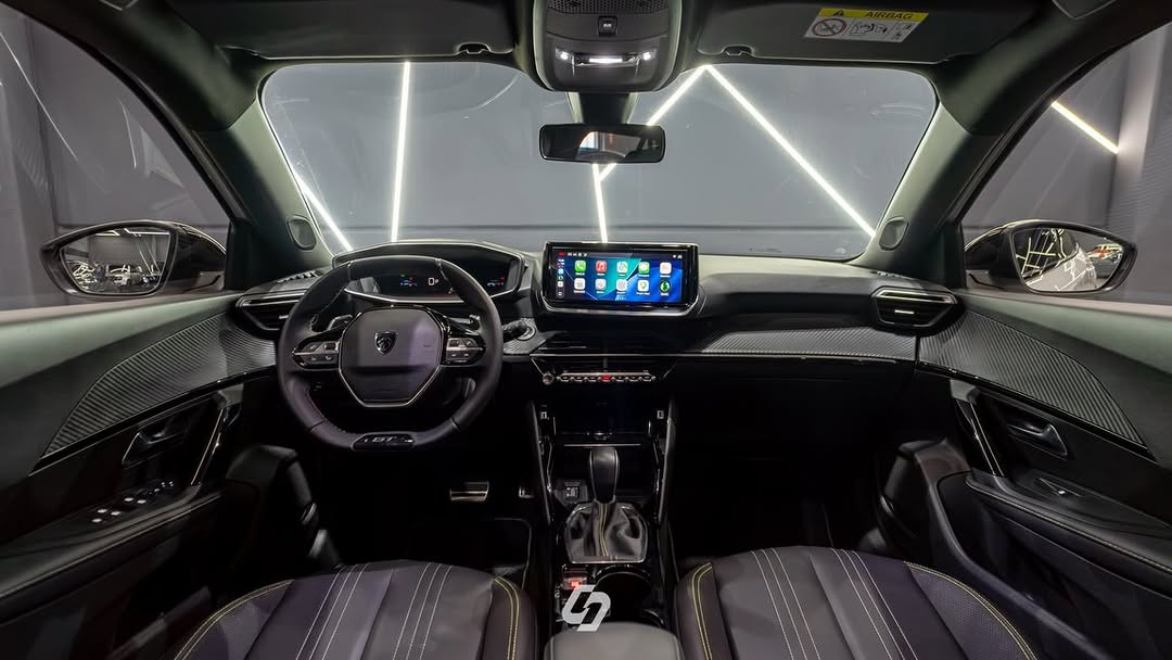 PEUGEOT 2008 GT - Imagem 14