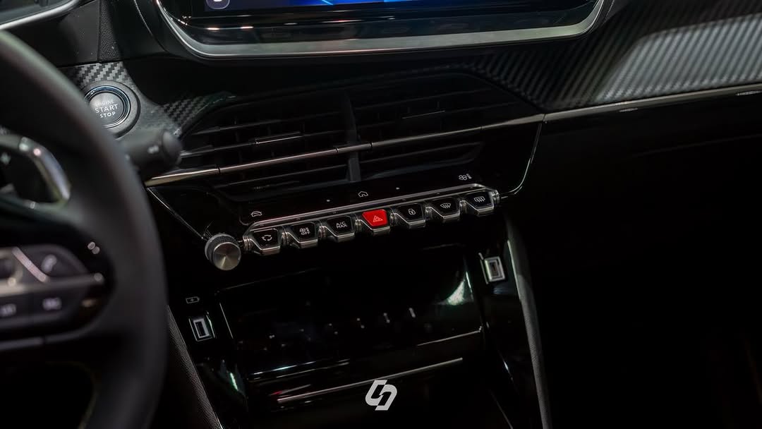 PEUGEOT 2008 GT - Imagem 18