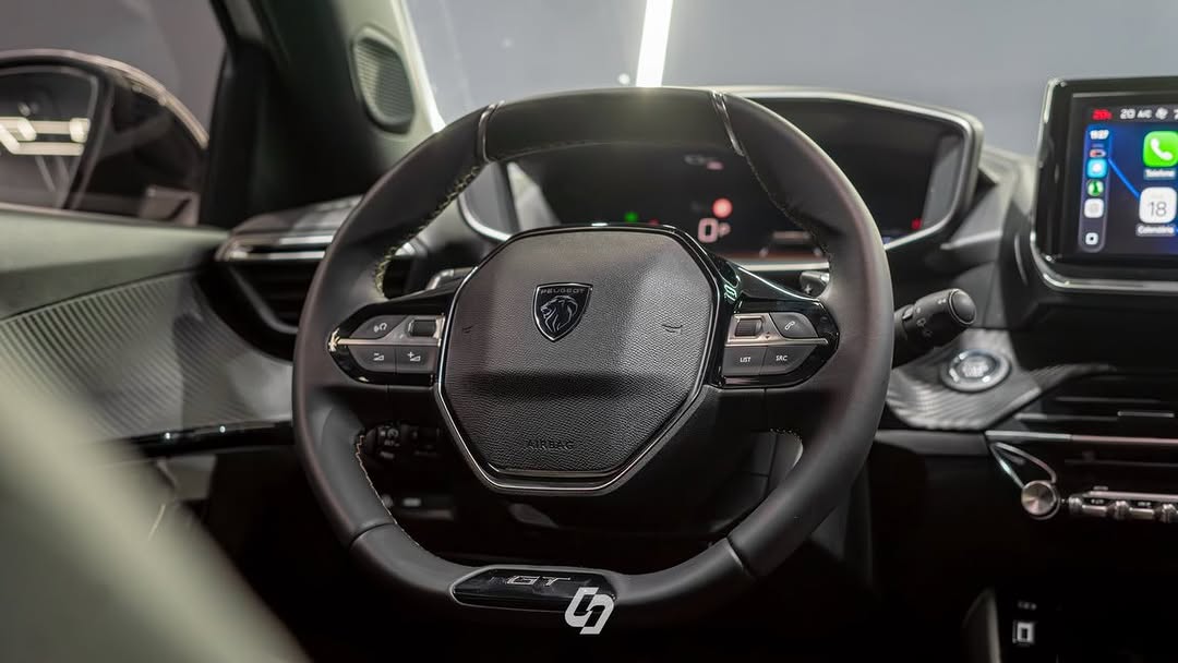 PEUGEOT 2008 GT - Imagem 20