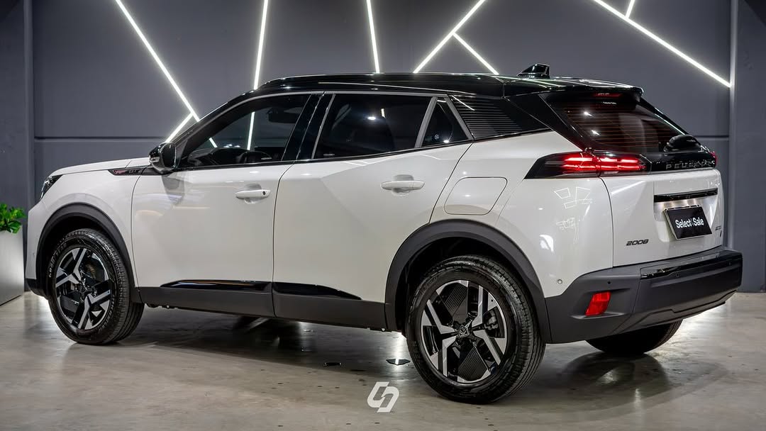 PEUGEOT 2008 GT - Imagem 3