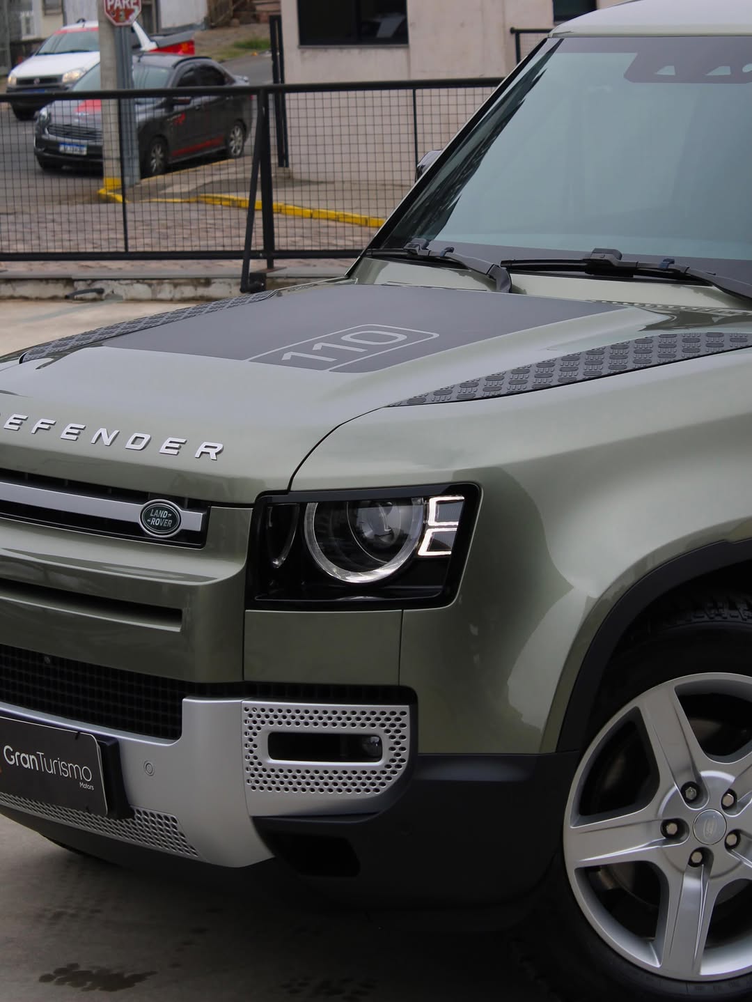 LAND ROVER DEFENDER SE - Imagem 3