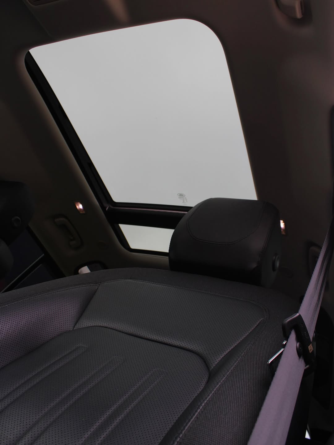 LAND ROVER DEFENDER SE - Imagem 7