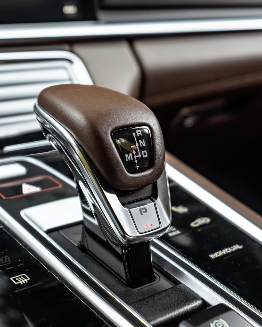 PORSCHE PANAMERA 4 E-HYBRID PLATINUM EDITION - Imagem 8