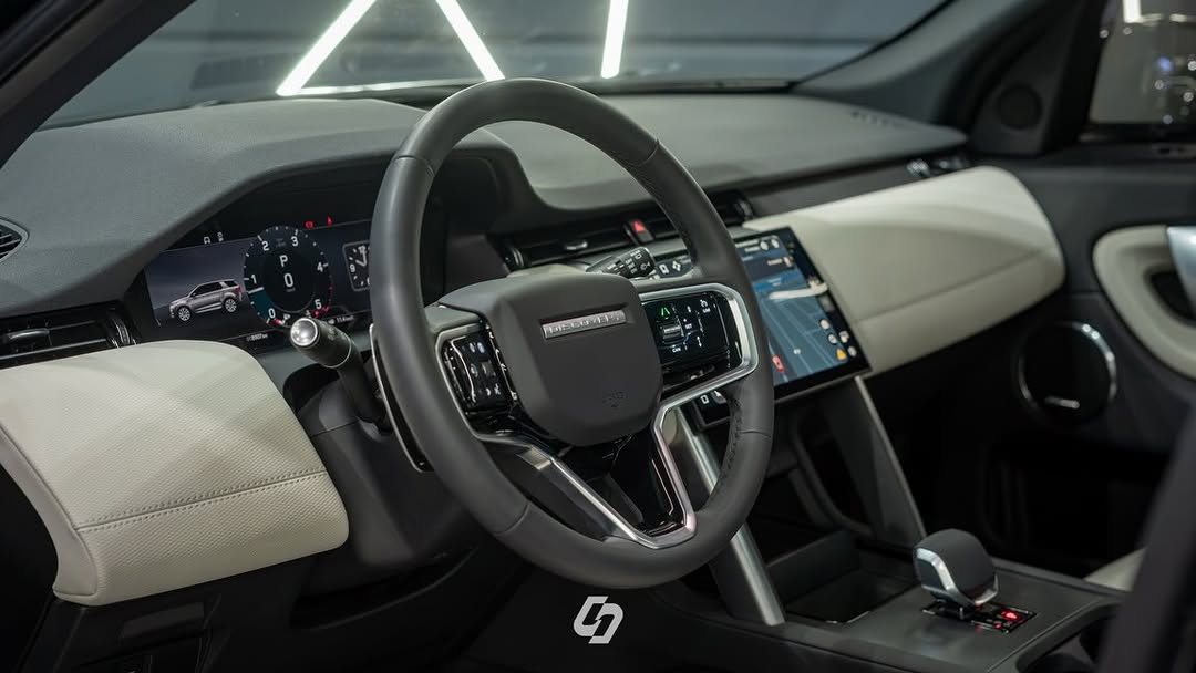 LAND ROVER DISCOVERY SPORT D200 SE - Imagem 4