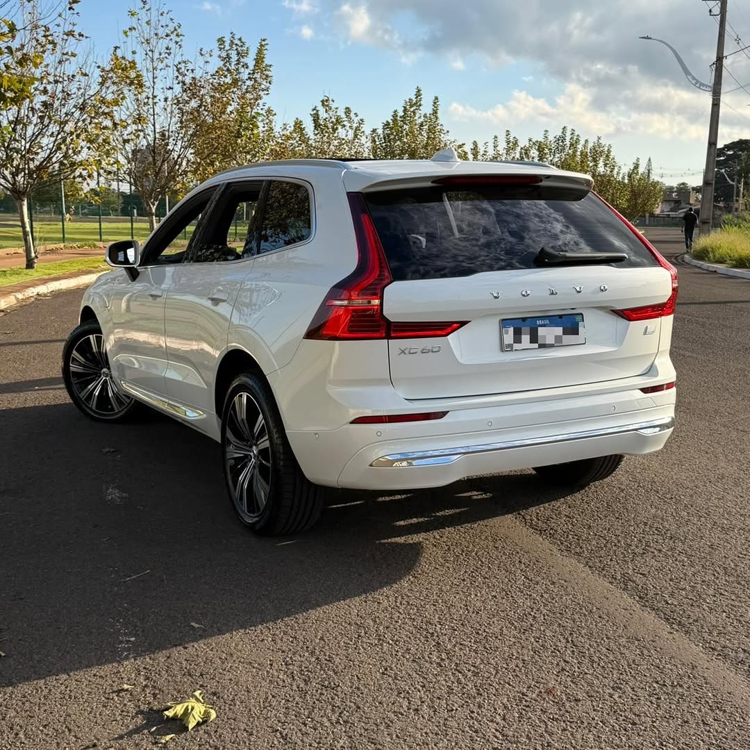 VOLVO XC60 INSCRIPTION T8 - Imagem 2