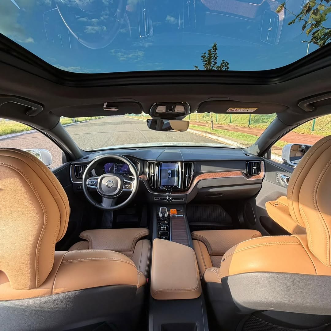 VOLVO XC60 INSCRIPTION T8 - Imagem 11