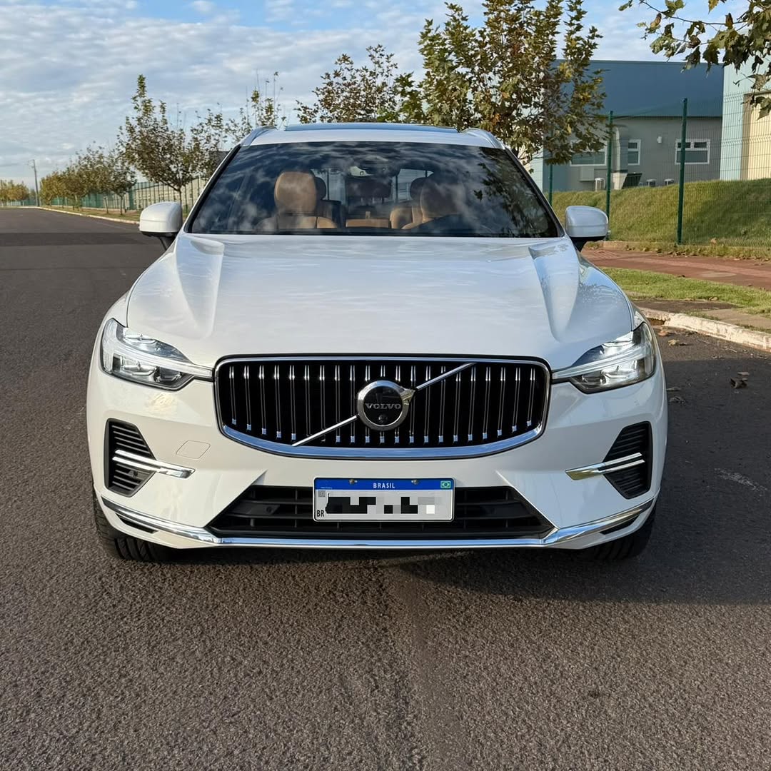 VOLVO XC60 INSCRIPTION T8 - Imagem 4