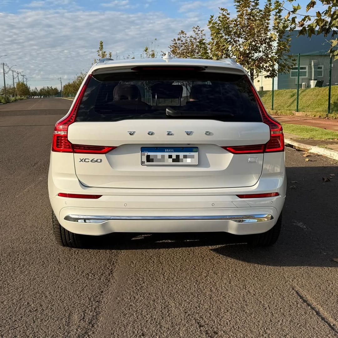 VOLVO XC60 INSCRIPTION T8 - Imagem 9