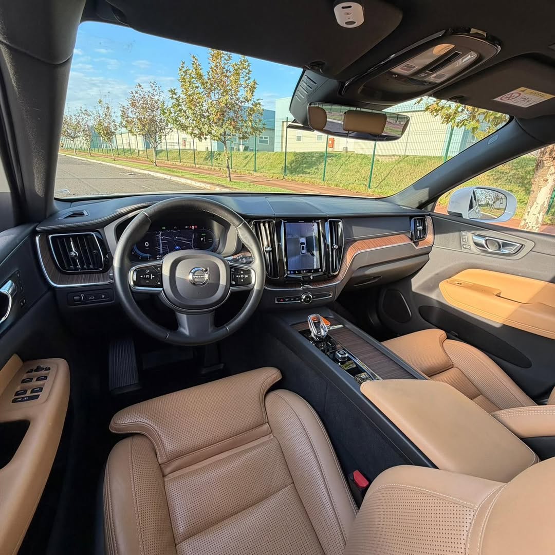 VOLVO XC60 INSCRIPTION T8 - Imagem 10