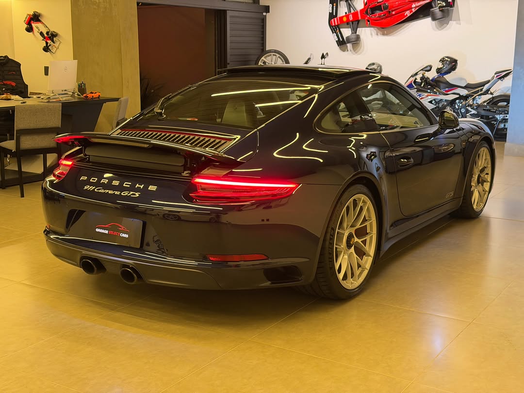 PORSCHE 911 CARRERA GTS - Imagem 4