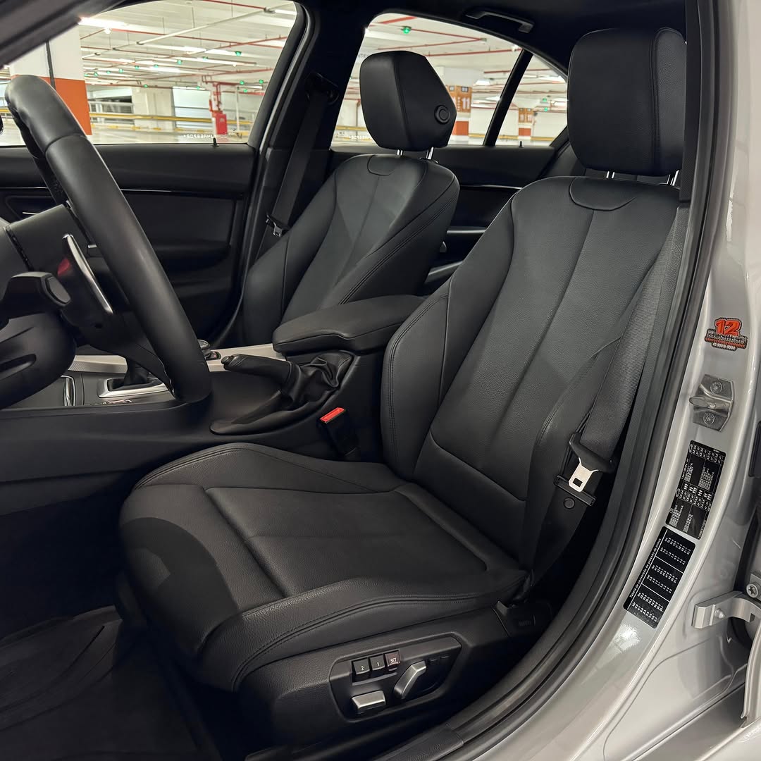 BMW 320I M SPORT - Imagem 9