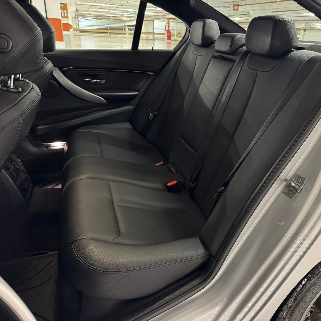 BMW 320I M SPORT - Imagem 10