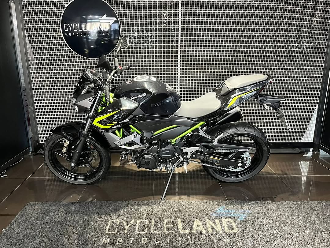 KAWASAKI Z400 - Imagem 4