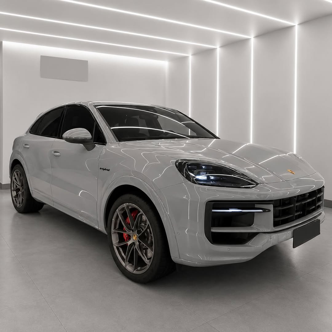 PORSCHE CAYENNE S V6 COUPÉ E-HYBRID - Imagem 3