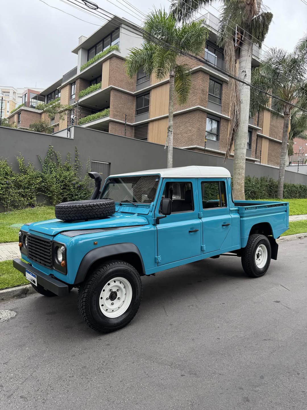 LAND ROVER DEFENDER 130 300TDI CD - Imagem 2