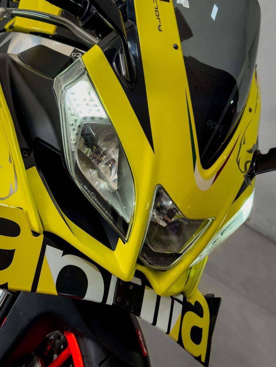APRILIA RSV4 R - Imagem 10