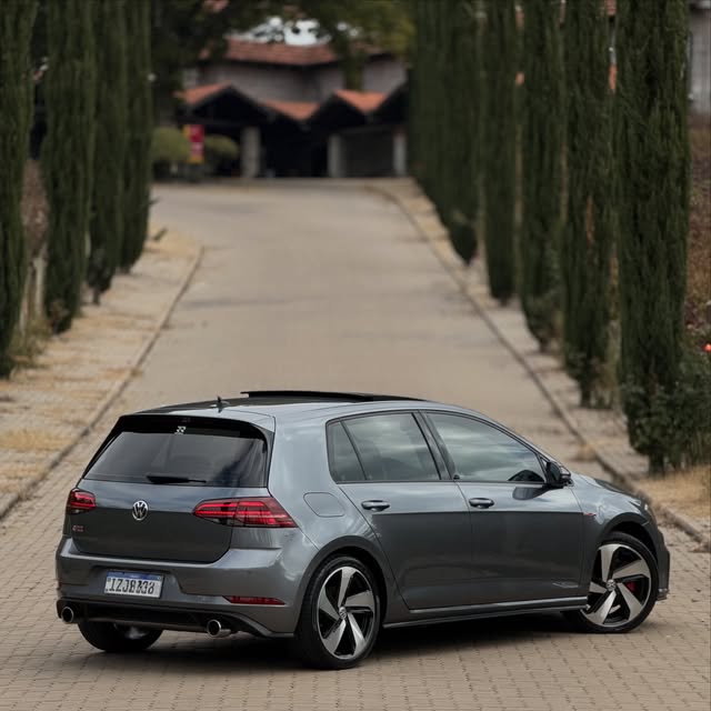 VOLKSWAGEN GOLF GTI - Imagem 11