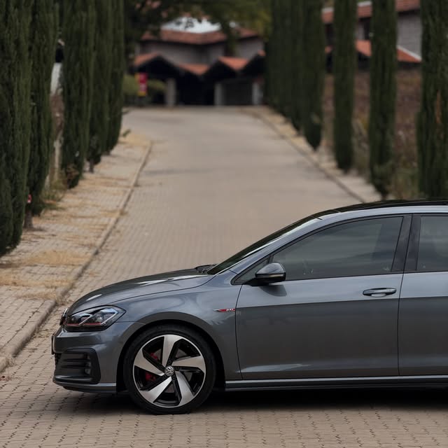 VOLKSWAGEN GOLF GTI - Imagem 4