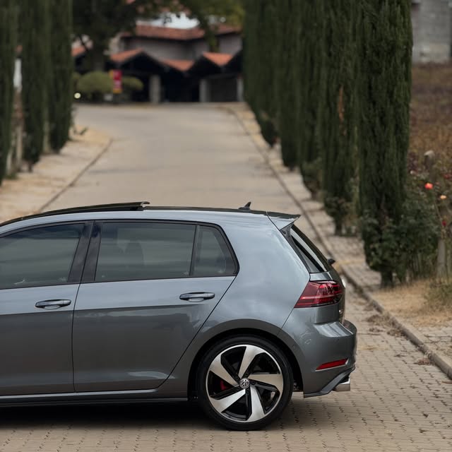 VOLKSWAGEN GOLF GTI - Imagem 5