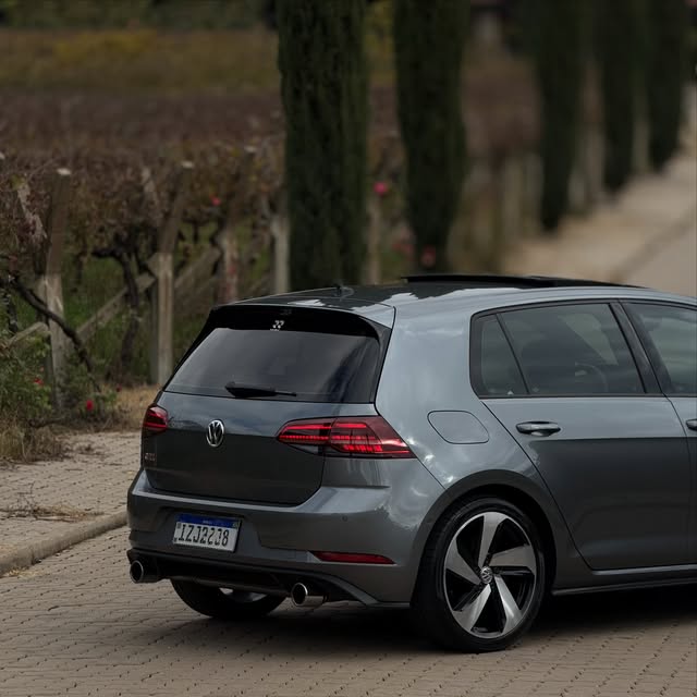 VOLKSWAGEN GOLF GTI - Imagem 10