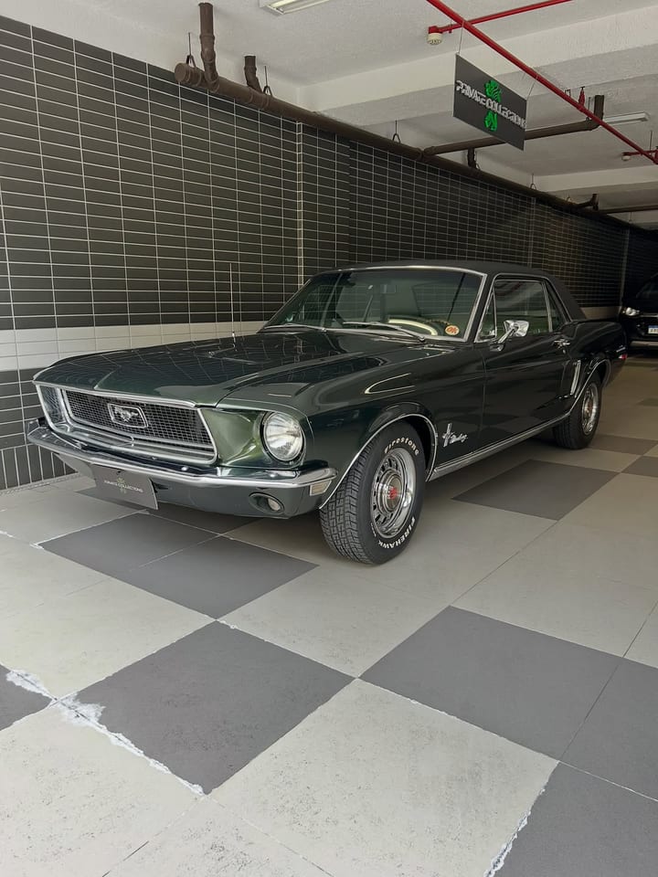 FORD MUSTANG