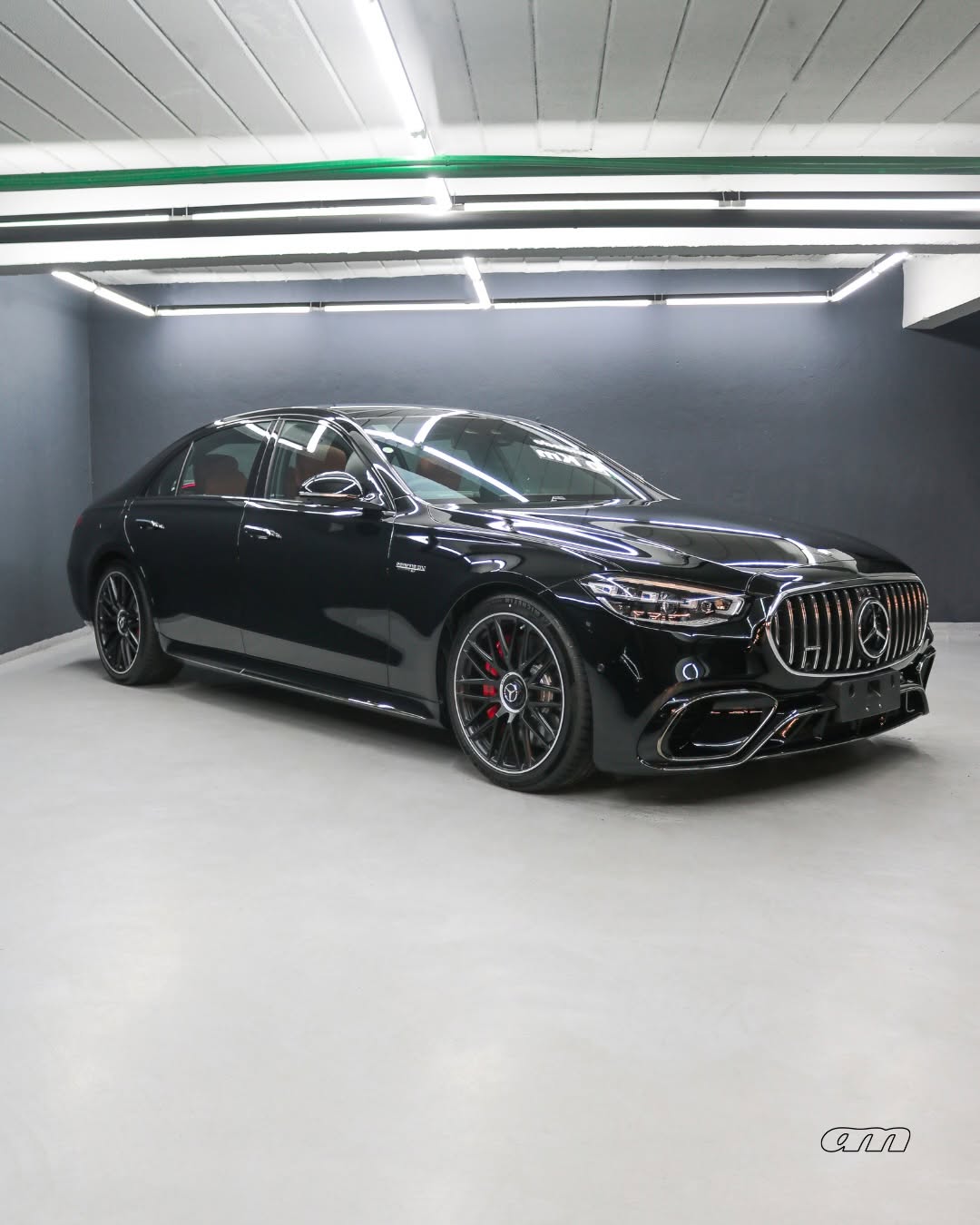 MERCEDES-BENZ S 63 AMG - Imagem 1